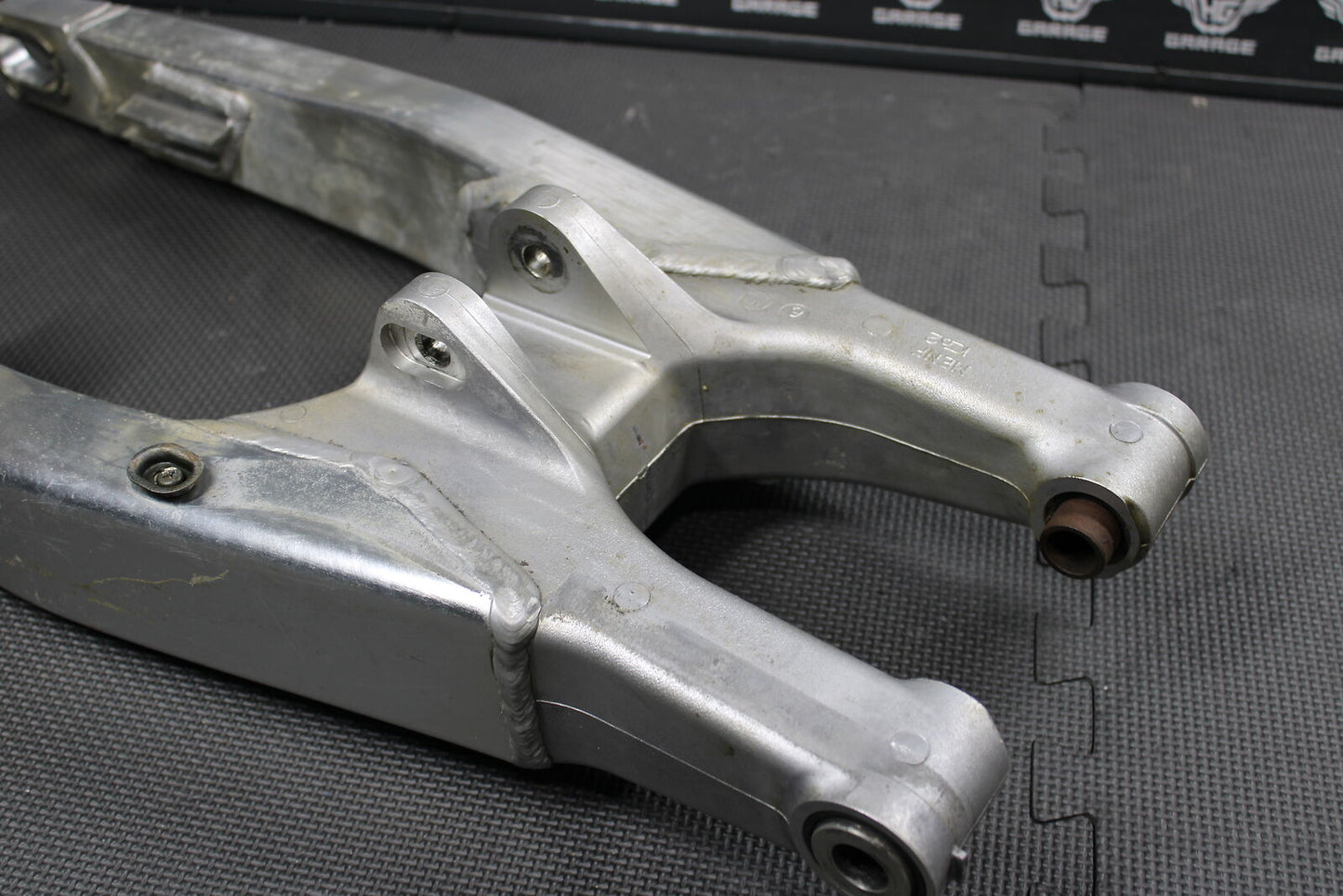 2007 HONDA CRF250R OEM SWINGARM SWING ARM SUSPENSION 52200-KRN-J00