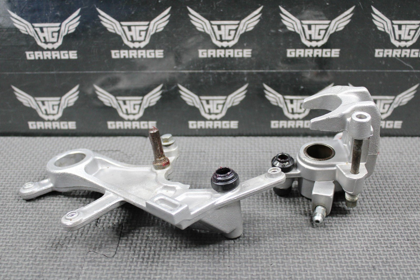 2008 HONDA 05 - 17 CRF250R 05 - 07 CR250R OEM REAR BACK BRAKE CALIPER 43150 - KRN - 711 - hggarage
