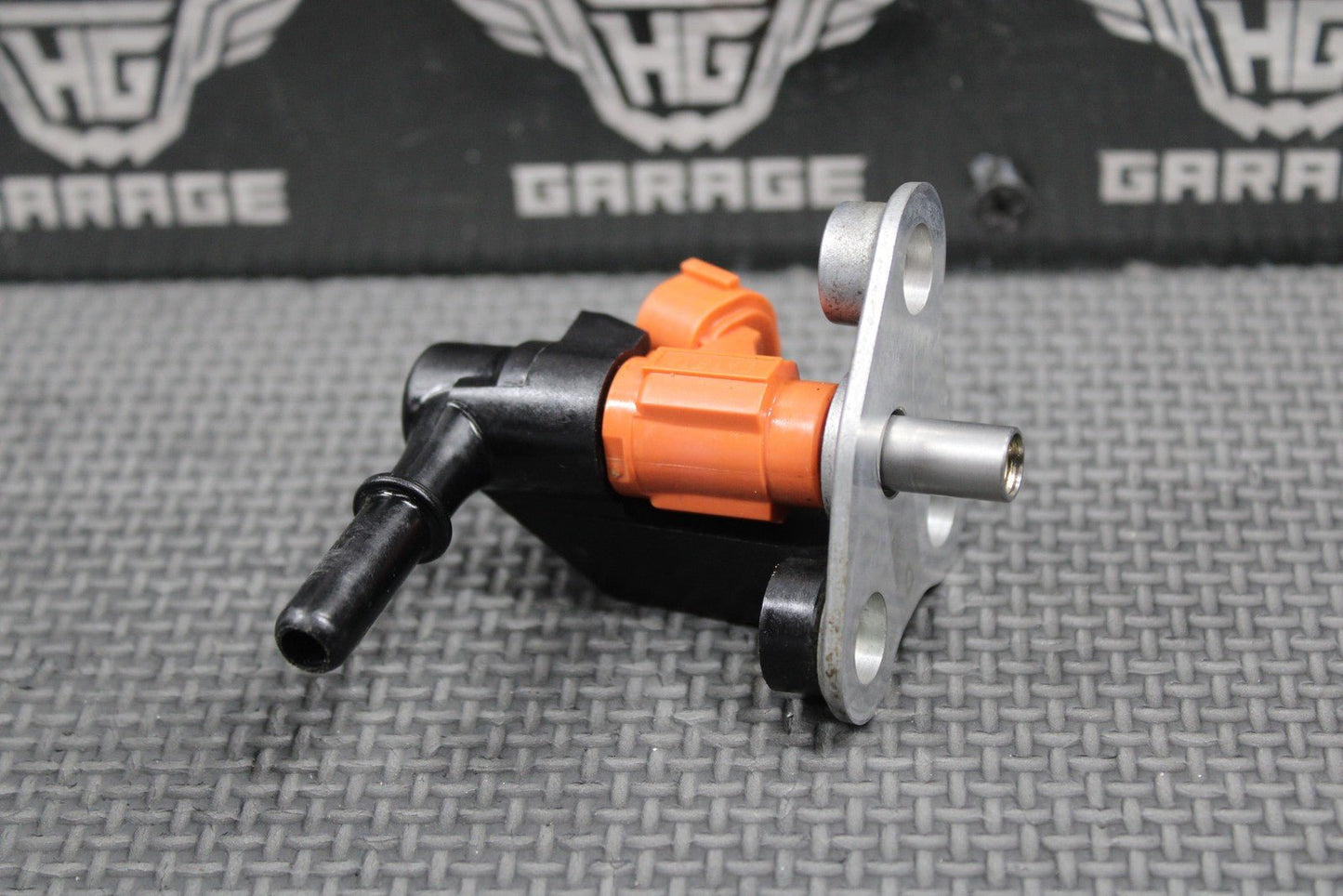 2020 SUZUKI 19 - 25 RMZ250 OEM FUEL INJECTOR AIRBOX MOUNT NOZZLE 15710 - 46K10 GOOD! - hggarage