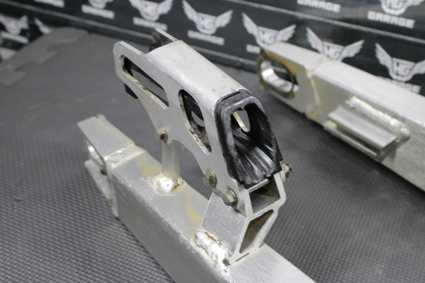 2006 HONDA CRF250R OEM SWINGARM SWING ARM SUSPENSION 52200 - KRN - 840 - hggarage