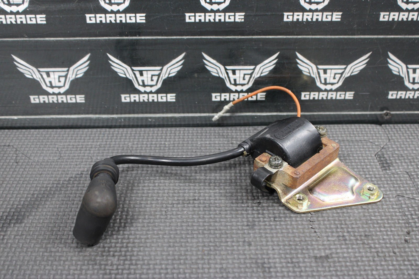 1997 YAMAHA RT100 OEM IGNITION COIL SPARK PLUG 355 - 82310 - 40 - 00 8DG - 82370 - 00 - 00 - hggarage