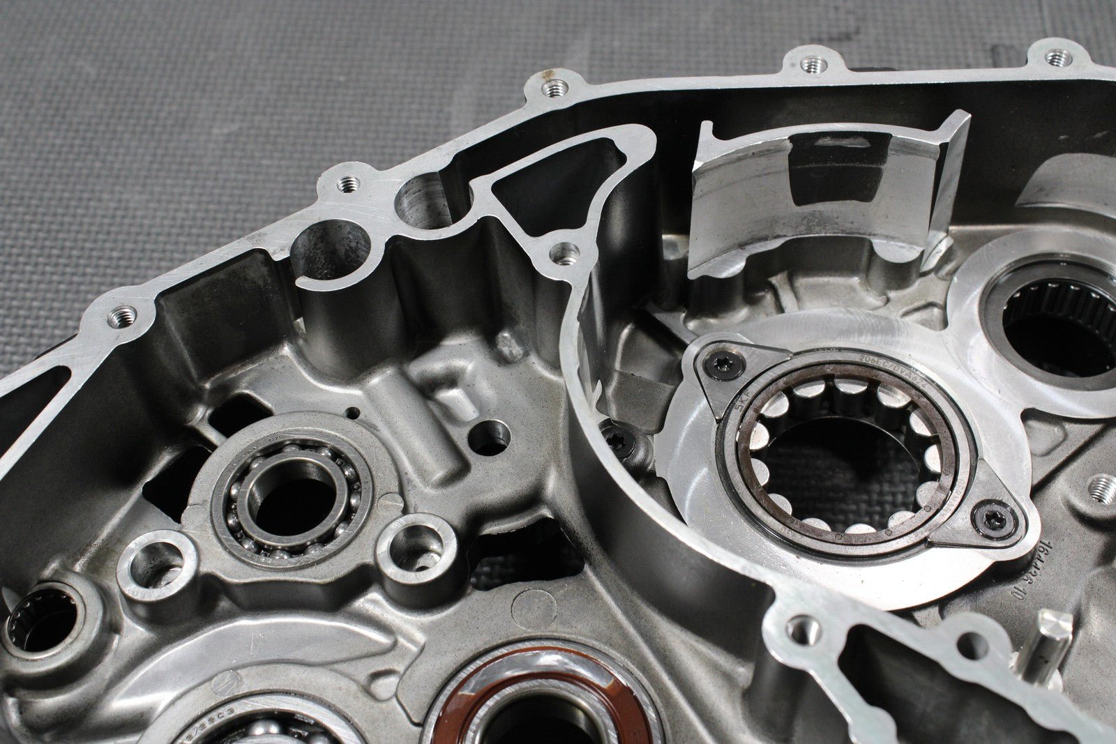 2013 HUSQVARNA TE511 OEM LEFT RIGHT ENGINE MOTOR CRANKCASE CRANK CASES BLOCK - hggarage