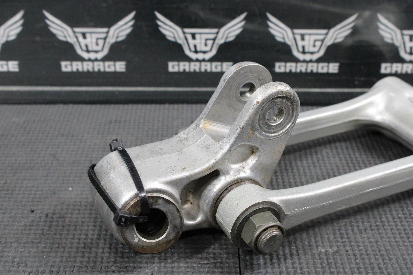 2002 YAMAHA YZ250 OEM REAR SHOCK LINKAGE LINKS RLEAY ARM ASSEMBLY - hggarage