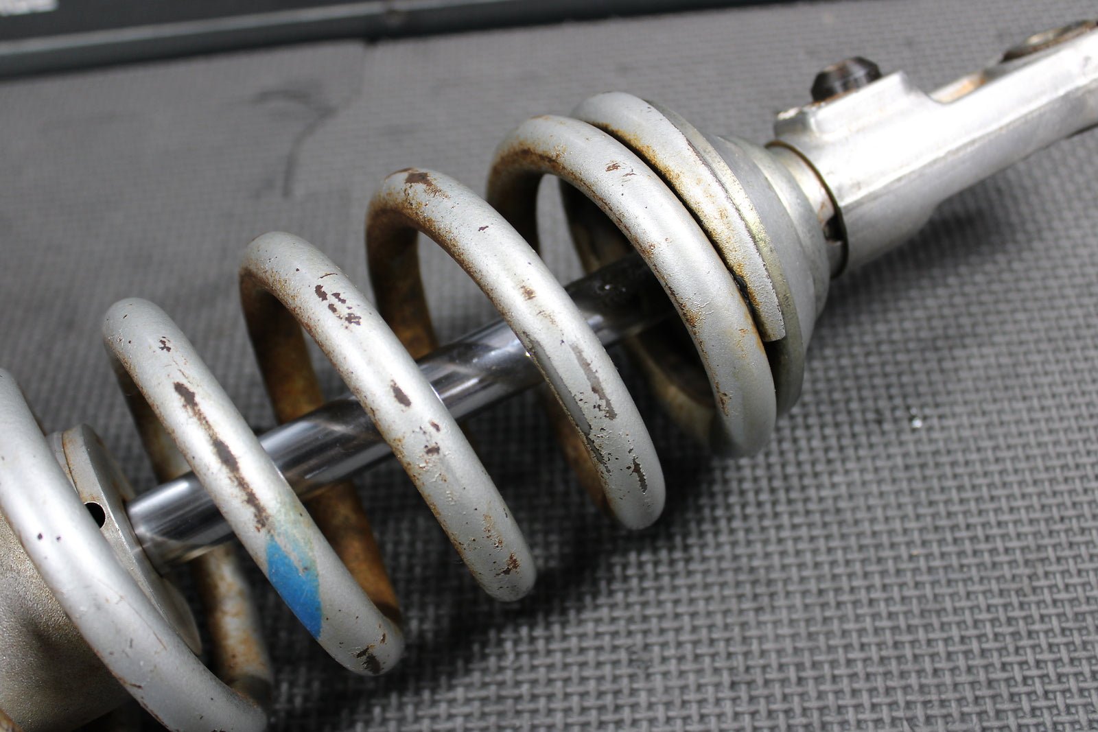 1998 YAMAHA YZ400F OEM REAR BACK SHOCK ABSORBER SUSPENSION - hggarage