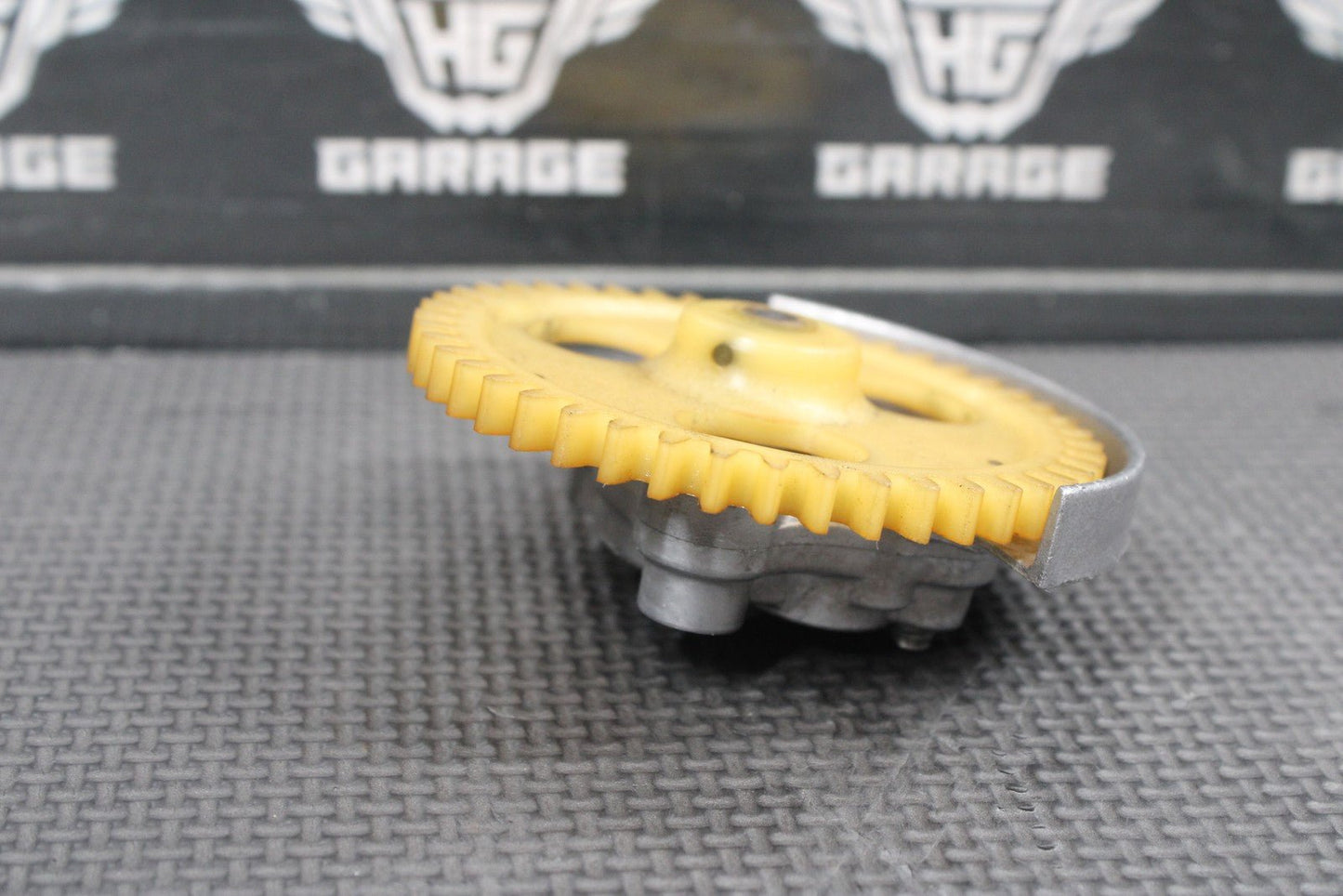 1987 YAMAHA TW200 OEM ENGINE MOTOR OIL PUMP GEAR 5H0 - 13300 - 02 - 00 - hggarage