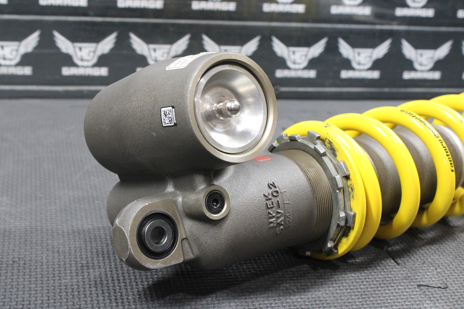 2023 HONDA CRF250R OEM SHOWA REAR BACK SHOCK ABSORBER SUSPENSION 52400 - K95 - AA1 - hggarage