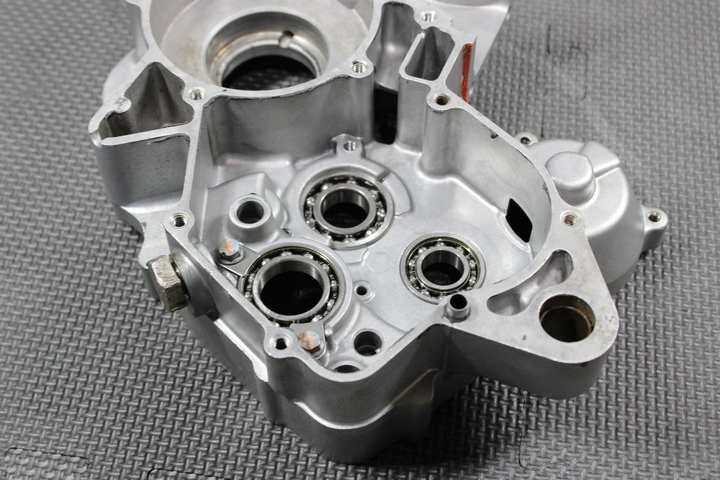 1998 HONDA CR125R OEM RIGHT ENGINE MOTOR CRANKCASE CRANK CASES BLOCK - hggarage