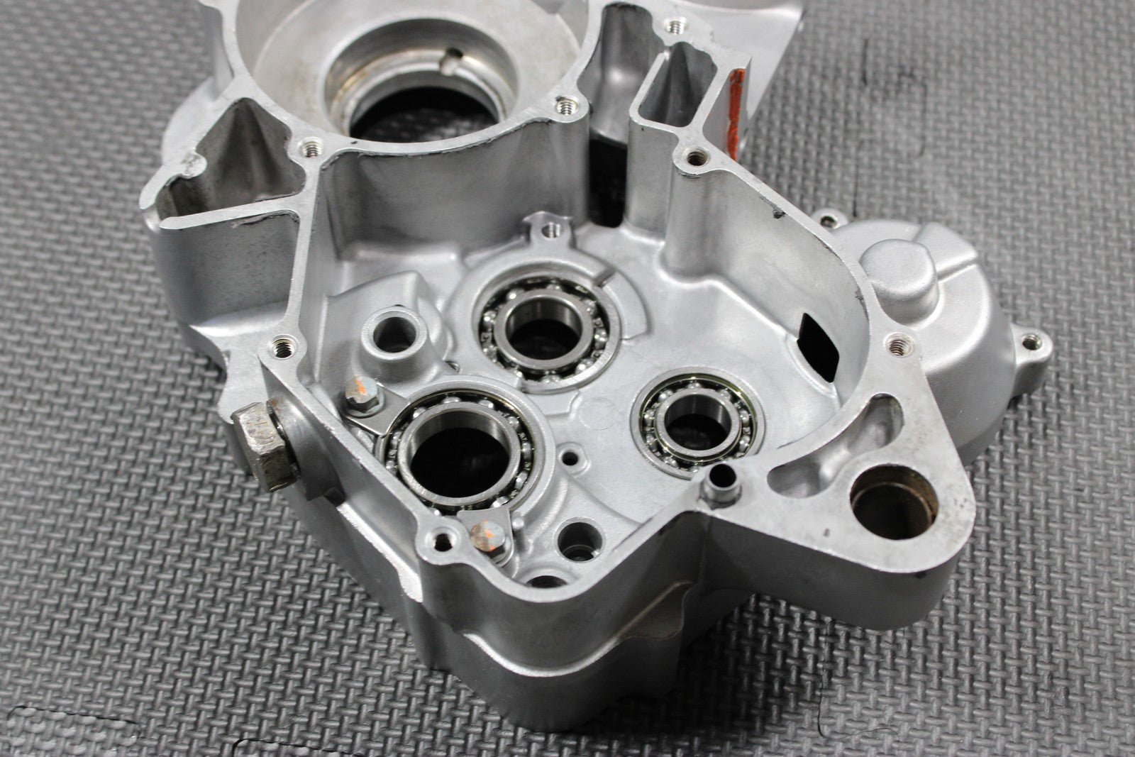 1998 HONDA CR125R OEM RIGHT ENGINE MOTOR CRANKCASE CRANK CASES BLOCK - hggarage