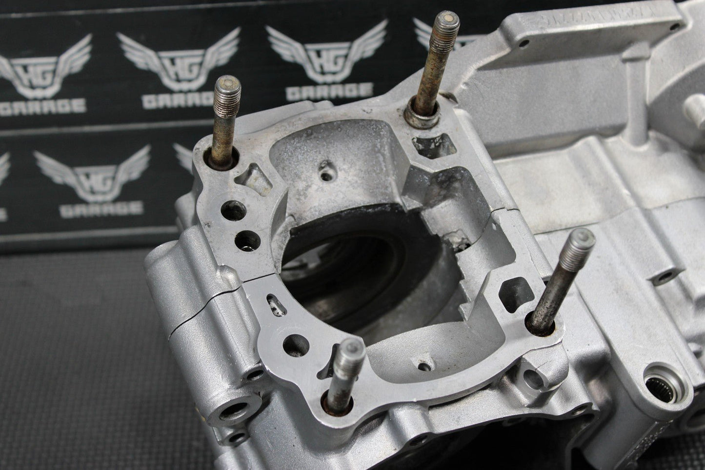 1997 97 - 99 KAWASAKI KX250 LEFT RIGHT ENGINE CRANKCASE CRANK CASES BLOCK NEED WOR - hggarage