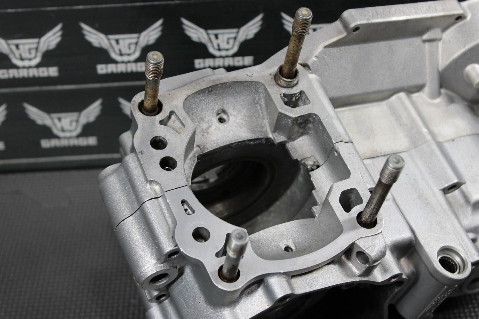 1997 97 - 99 KAWASAKI KX250 LEFT RIGHT ENGINE CRANKCASE CRANK CASES BLOCK NEED WOR - hggarage