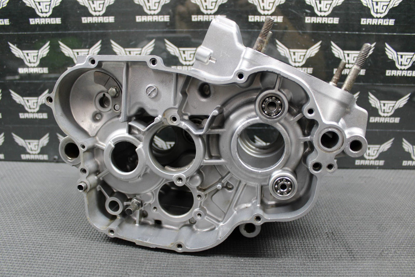 1992 KAWASAKI KX125 OEM LEFT RIGHT ENGINE MOTOR CRANKCASE CRANK CASES 14001 - 5314 - hggarage