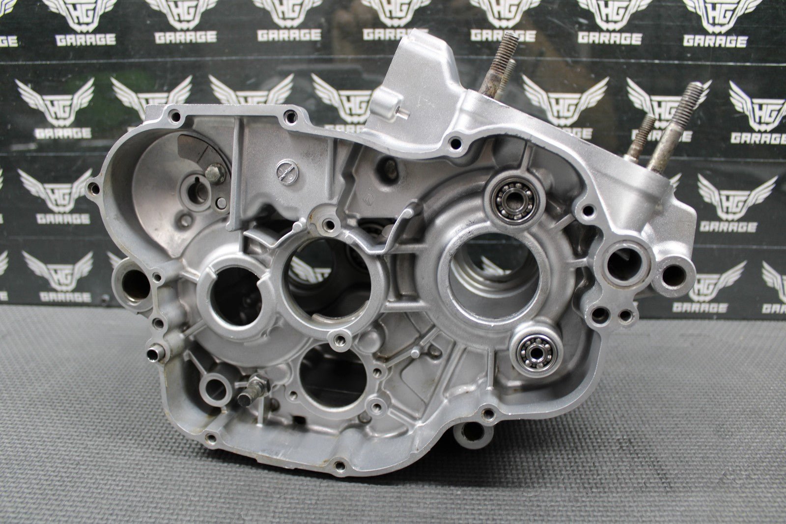 1992 KAWASAKI KX125 OEM LEFT RIGHT ENGINE MOTOR CRANKCASE CRANK CASES 14001 - 5314 - hggarage