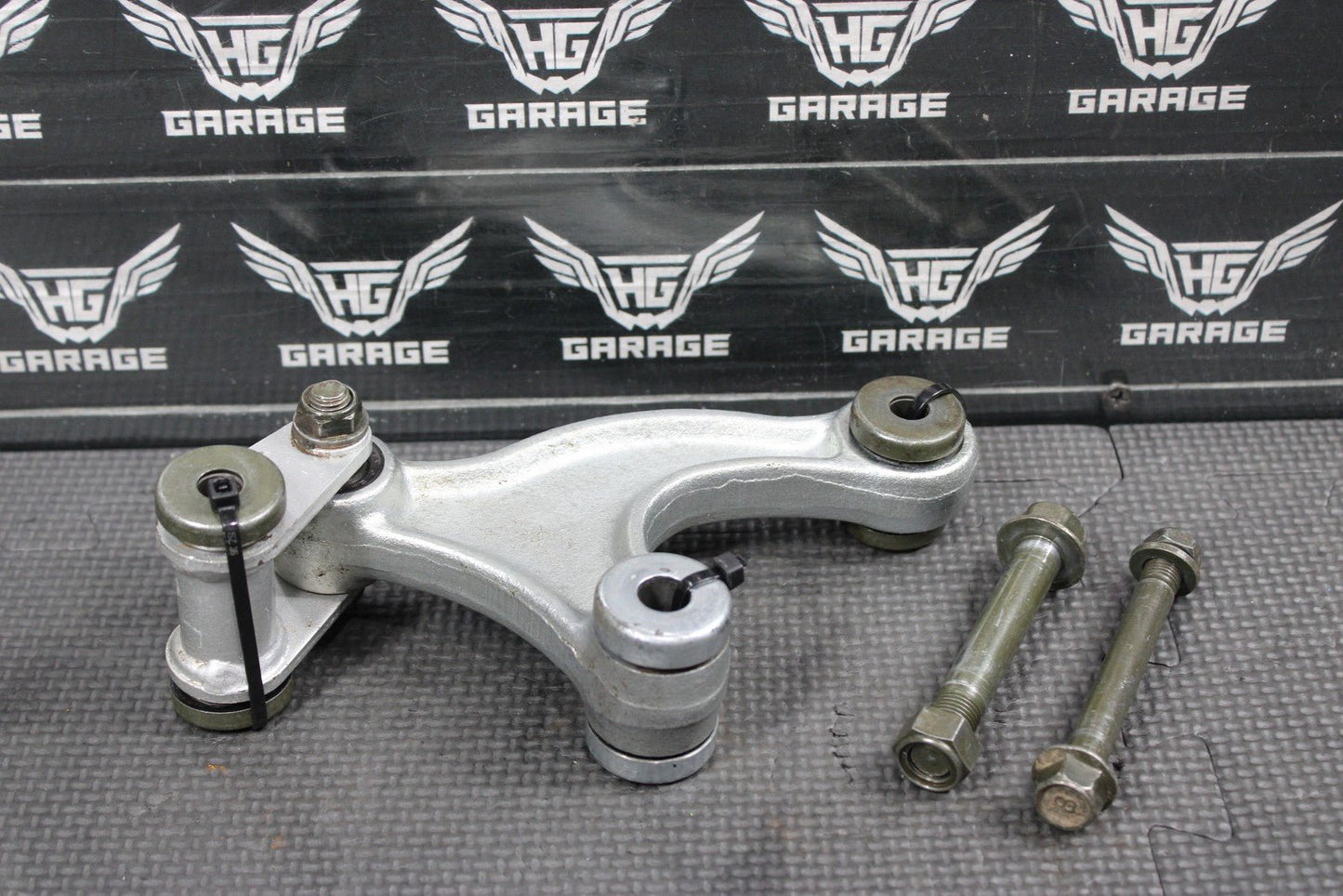 2000 YAMAHA TTR125 TTR125L OEM REAR SHOCK LINKAGE LINKS - hggarage