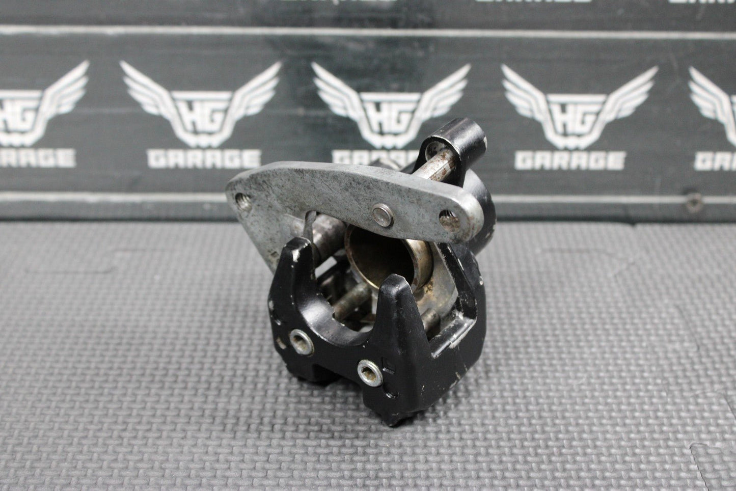 1991 86 - 91 HONDA CR80R OEM FRONT BRAKE CALIPER 45100 - GC4 - 604 - hggarage