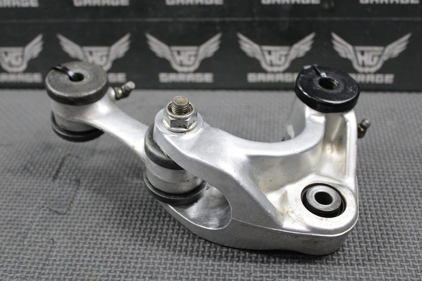 1991 HONDA 86 - 95 XR250R OEM REAR SHOCK LINKAGE ARM BOLTS 52460 - KN5 - 000 NICE! - hggarage