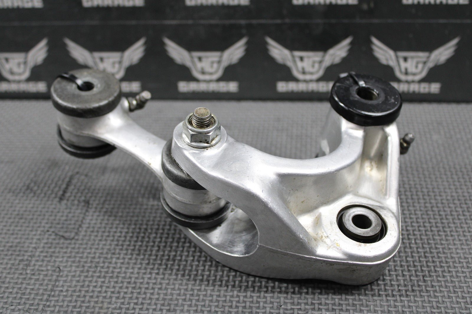 1991 HONDA 86 - 95 XR250R OEM REAR SHOCK LINKAGE ARM BOLTS 52460 - KN5 - 000 NICE! - hggarage