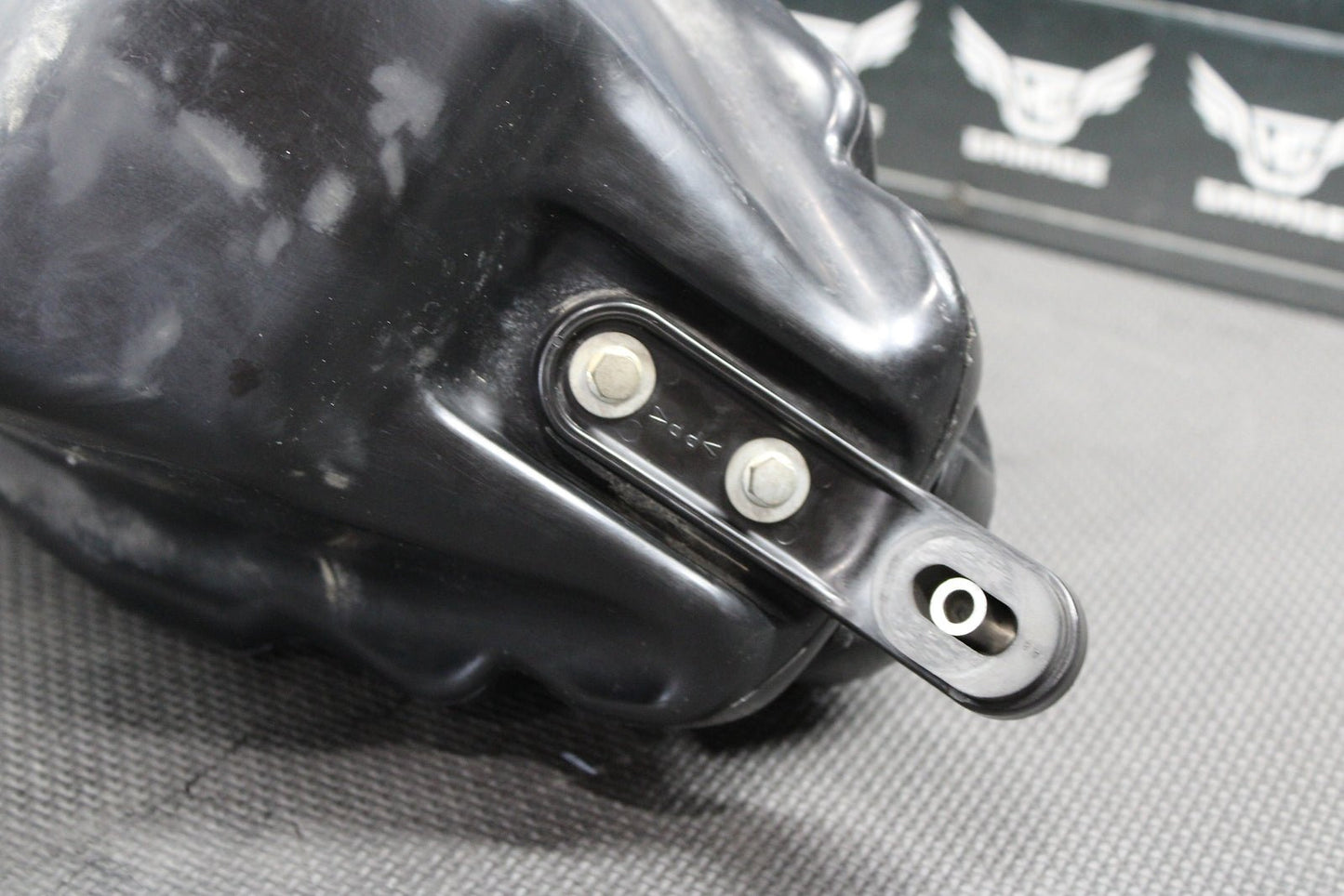 2003 Honda CRF450R OEM Gas Fuel Tank Cell Petrol Reservoir 17510 - Meb - 670 - hggarage