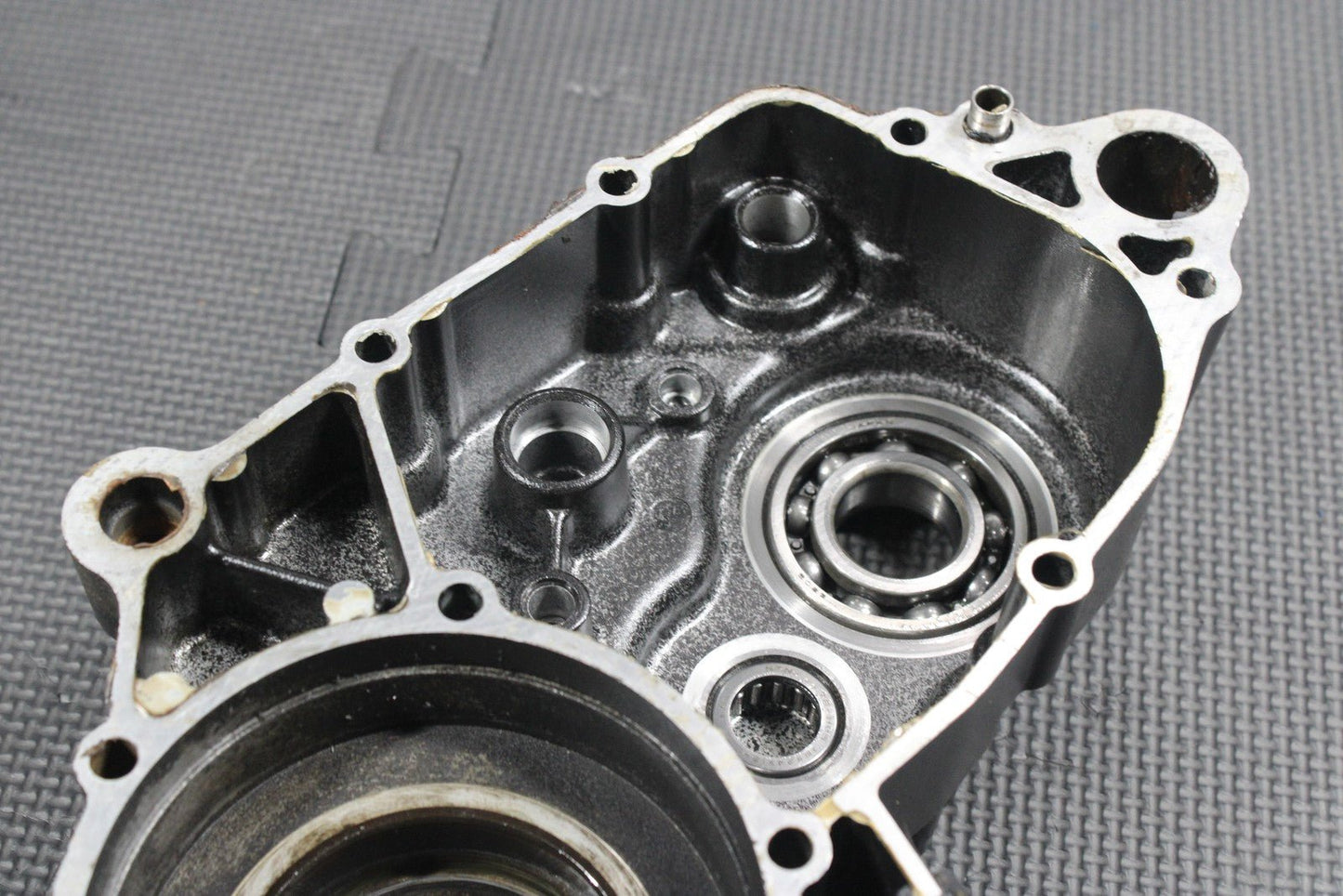1986 KAWASAKI KDX200 86 - 87 OEM LEFT RIGHT ENGINE MOTOR CRANKCASE CRANK CASES - hggarage