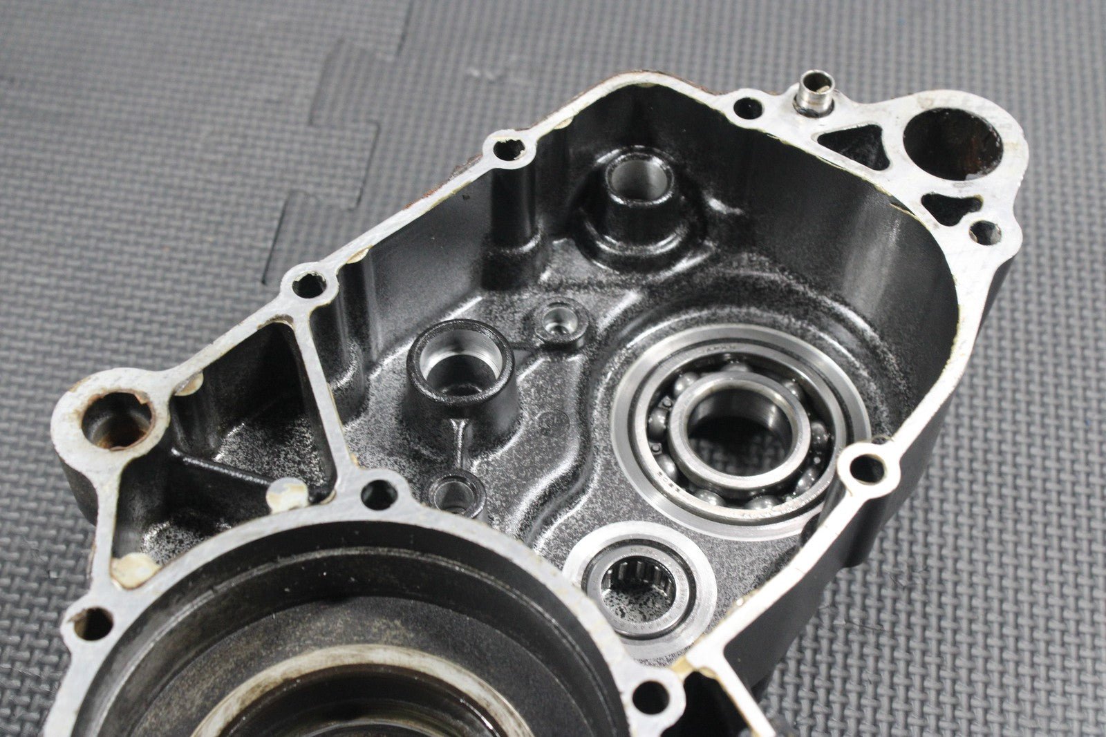 1986 KAWASAKI KDX200 86 - 87 OEM LEFT RIGHT ENGINE MOTOR CRANKCASE CRANK CASES - hggarage