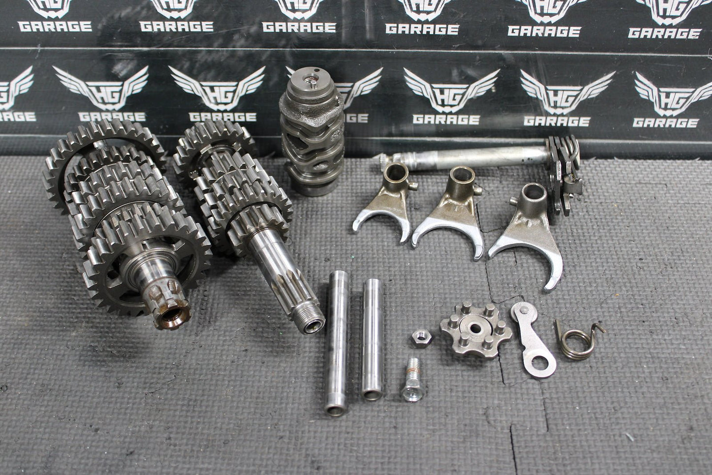 1995 KAWASAKI KX125 OEM ENGINE TRANSMISSION TRANNY ASSEMBLY GEARS 13127 - 1229 - hggarage