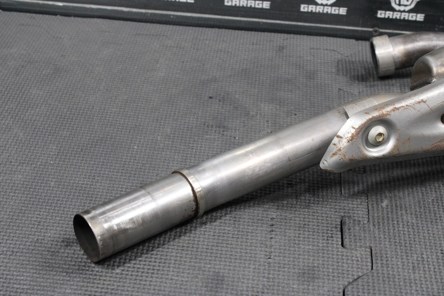 2018 HONDA CRF250R OEM RIGHT SIDE EXHAUST PIPE CHAMBER HEADER 18320 - K95 - A20 - hggarage