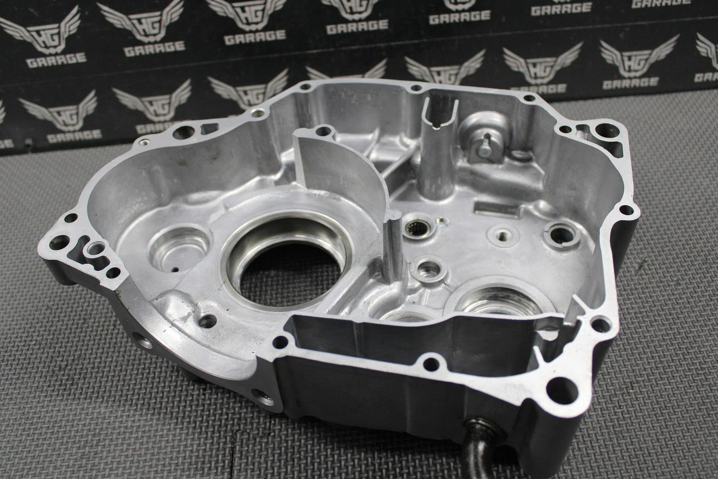 1991 HONDA 88 - 95 XR250R OEM LEFT ENGINE CRANKCASE CRANK CASE 11200 - KZ1 - 670 MINT! - hggarage
