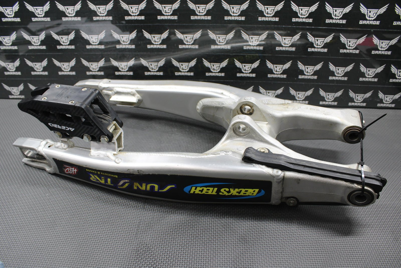 2018 18 - 20 SUZUKI RMZ450 OEM SWINGARM SWING ARM REAR SUSPENSION 61000 - 37K01 NICE - hggarage