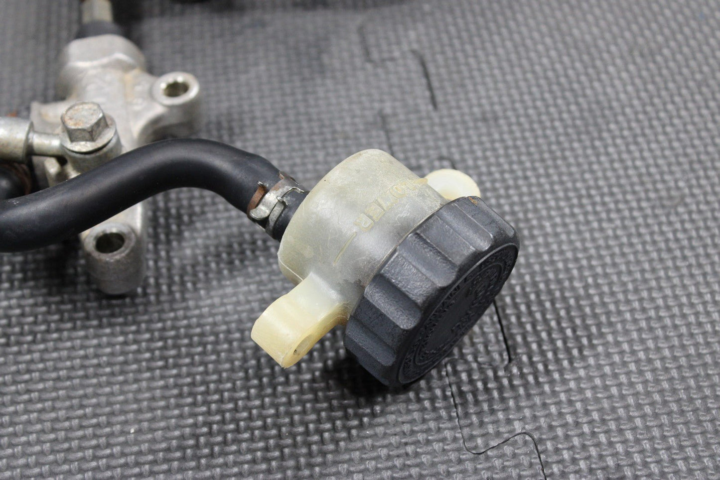 1991 YAMAHA 87 - 01 BANSHEE 350 OEM NISSIN REAR BACK BRAKE CALIPER MASTER CYLINDER - hggarage