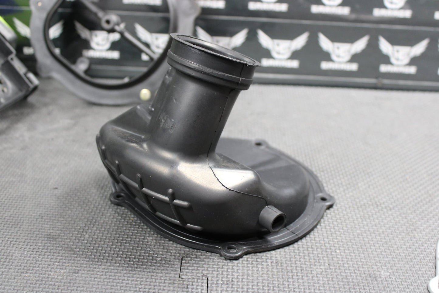 2002 YAMAHA WR250F YZ250F OEM AIR CLEANER CASE 5JG - 14401 - 00 - hggarage