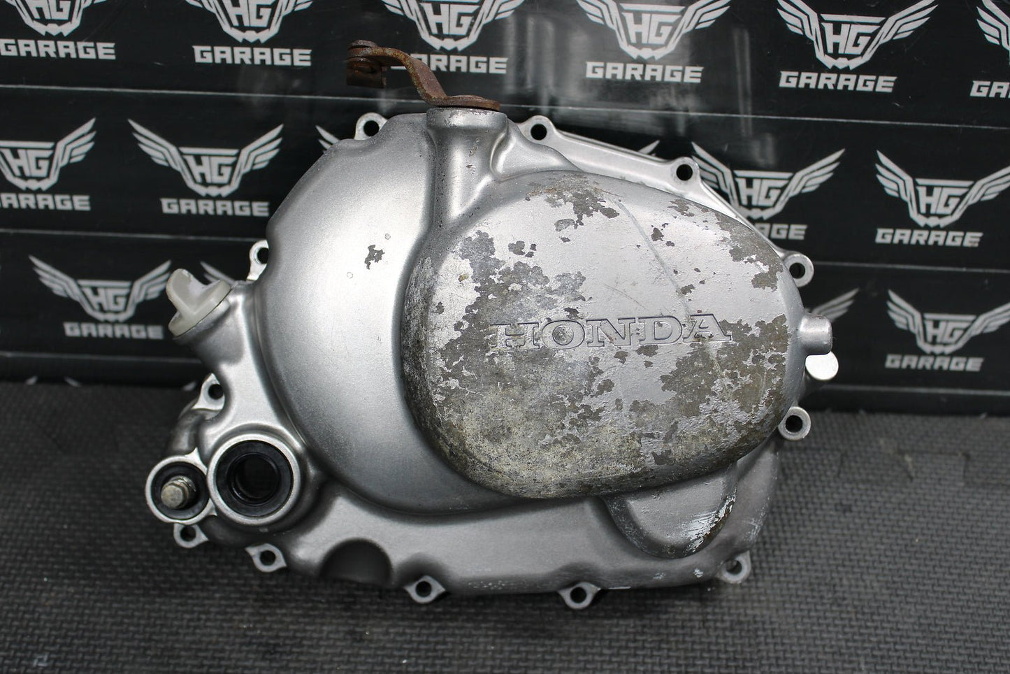 1998 HONDA XR200R 1990 1991 / 93 - 02 ENGINE MOTOR SIDE CLUTCH COVER 11330 - KT0 - 830 - hggarage