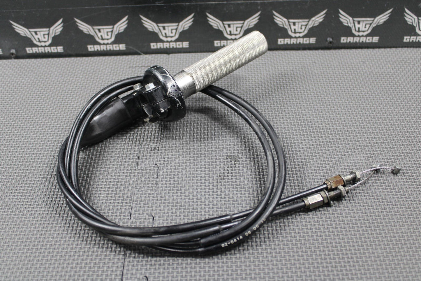 2008 07 - 09 HONDA CRF250R OEM RIGHT THROTTLE HOUSING ALUMINUM TUBE CABLES GOOD - hggarage