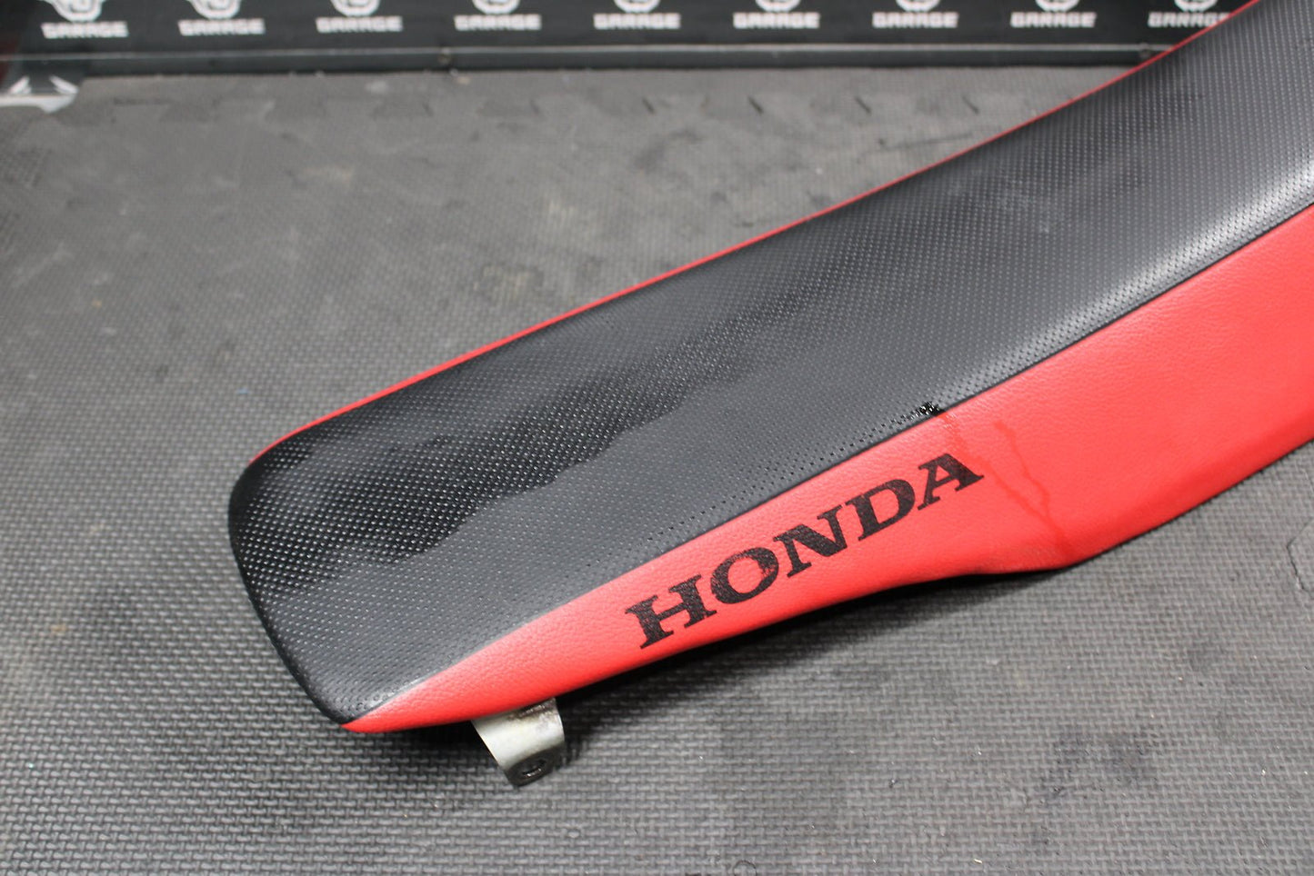 2006 HONDA CRF250R OEM SEAT SADDLE 77100 - KRN - A01 - hggarage