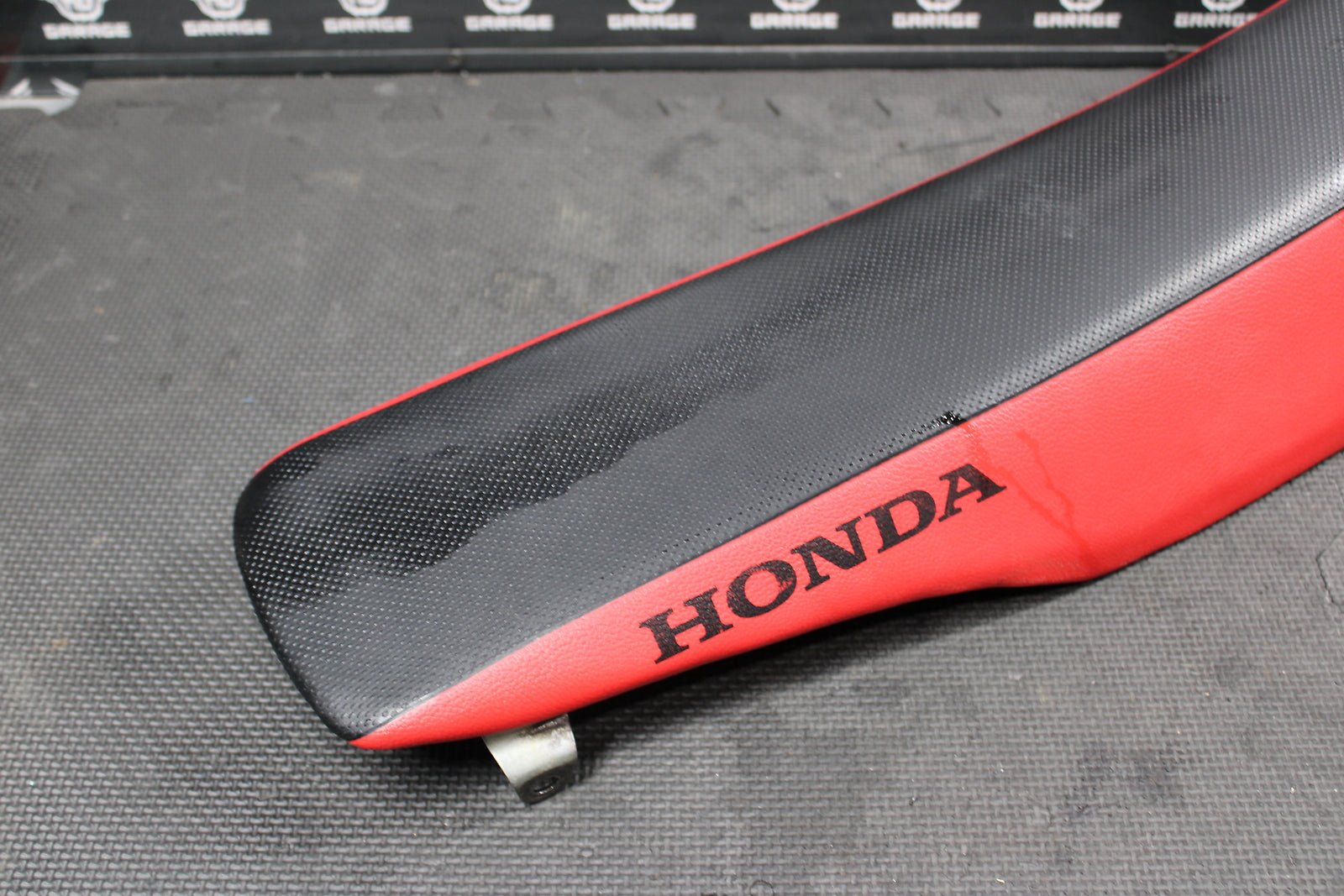 2006 HONDA CRF250R OEM SEAT SADDLE 77100 - KRN - A01 - hggarage