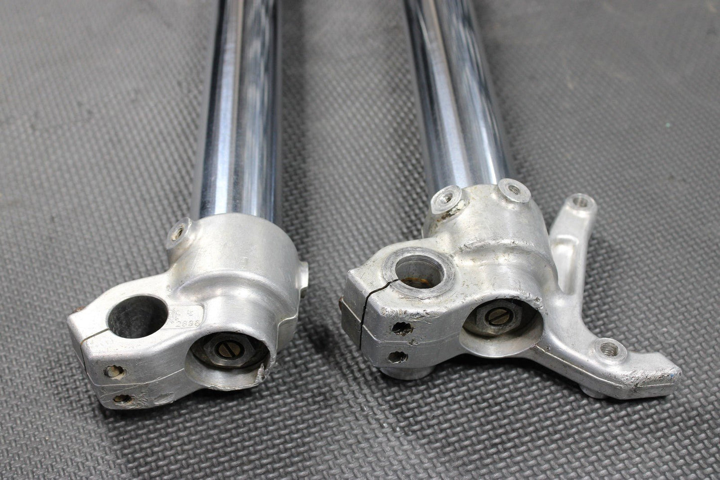2000 KTM 250 EXC OEM RIGHT LEFT FRONT SUSPENSION FORKS SHOCKS 0518U787LS - hggarage