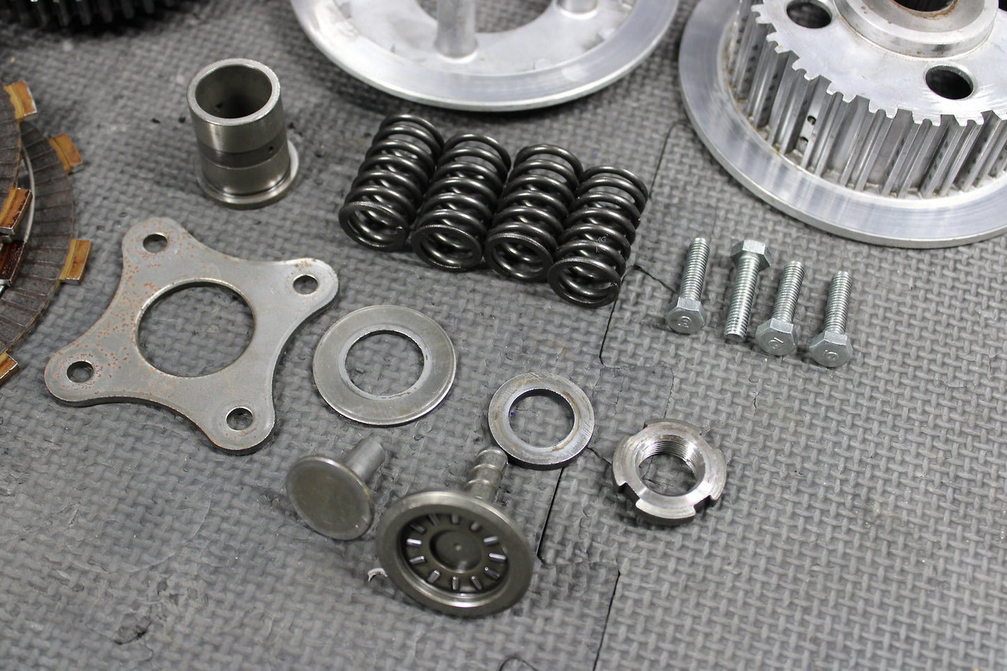 1986 Honda XR250R OEM Complete Clutch W Plates Basket Hub 22100 - KT1 - 010 - hggarage