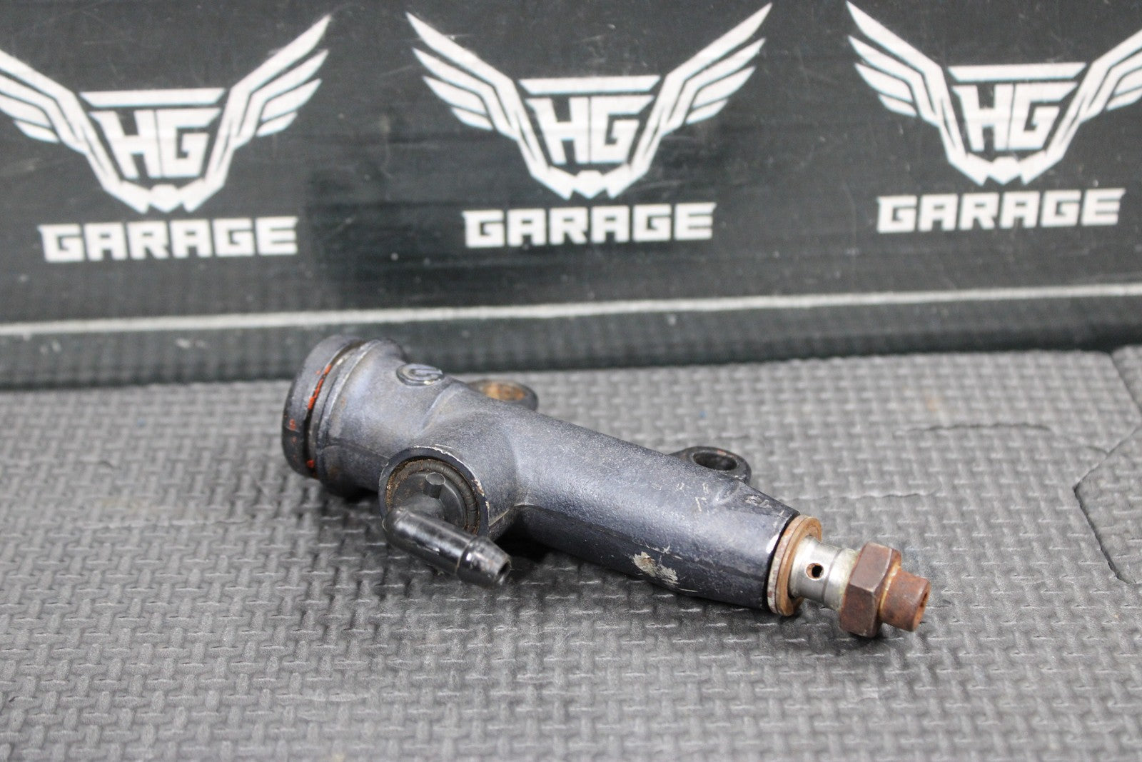 47301878