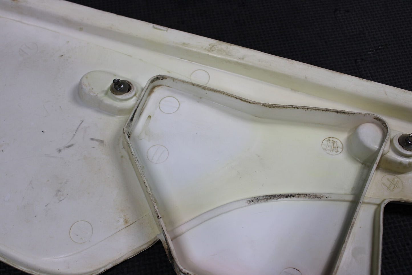 1986 HONDA 86-88 XR250R OEM LEFT SIDE AIRBOX PANEL PLASTIC