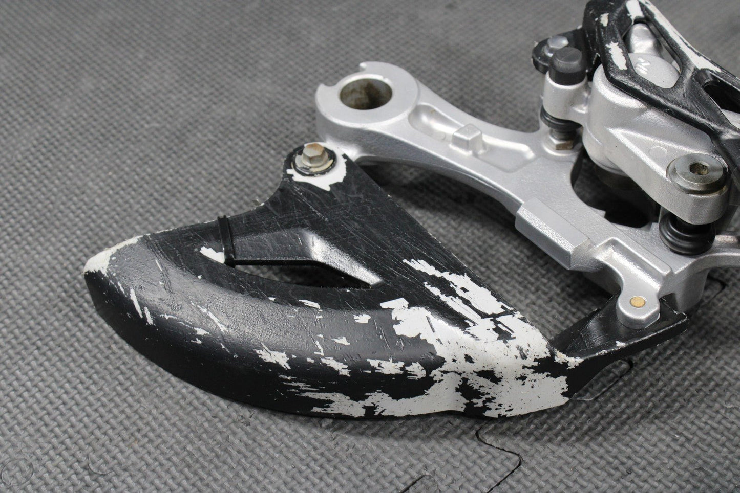 2006 YAMAHA YZ250F OEM REAR BACK BRAKE CALIPER MASTER CYLINDER LEVER PEDAL HOSE - hggarage