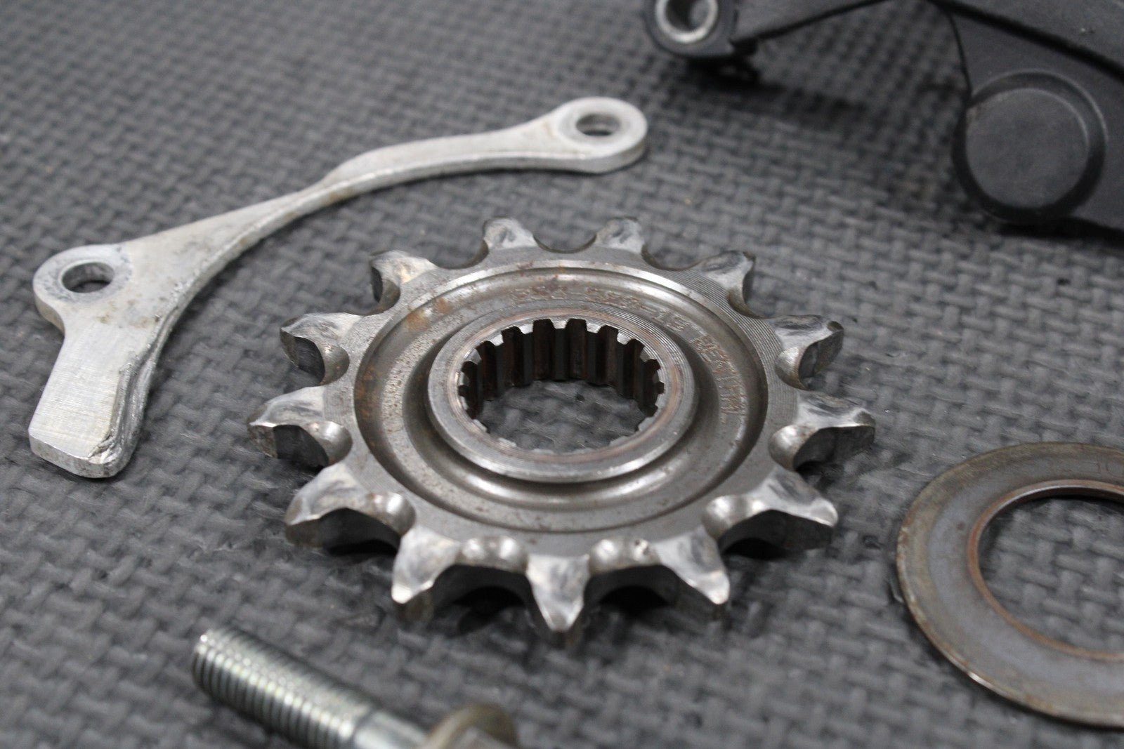 2023 Honda CRF250R OEM Motor Engine Front Sprocket Cover W Sprocket - hggarage