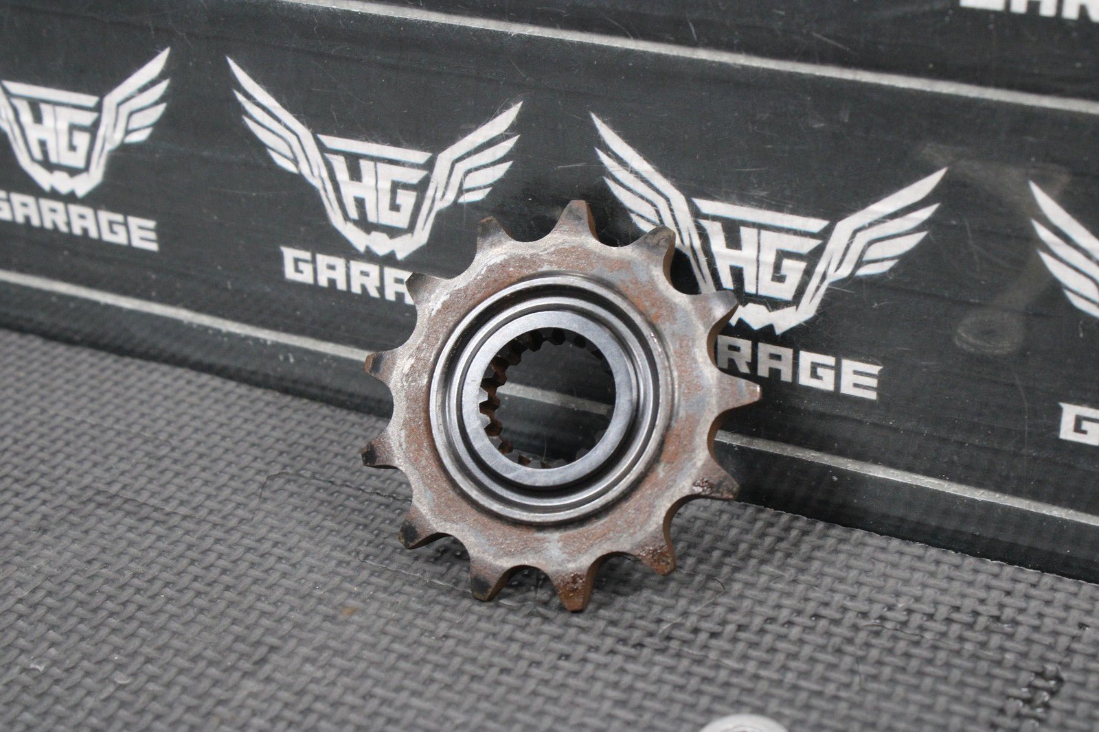 2018 HONDA CRF250R OEM MOTOR ENGINE FRONT SPROCKET COVER BOLT - hggarage