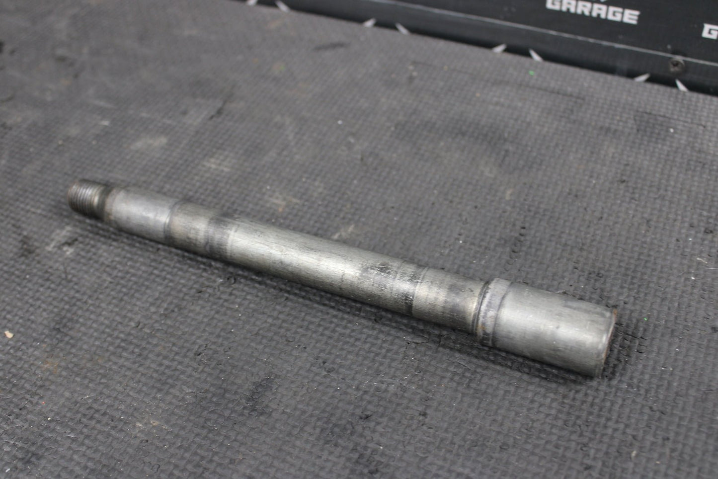2002 YAMAHA YZ426F OEM FRONT REAR AXLE BACK WHEEL RIM SWINGARM PIVOT BOLT AXLES - hggarage