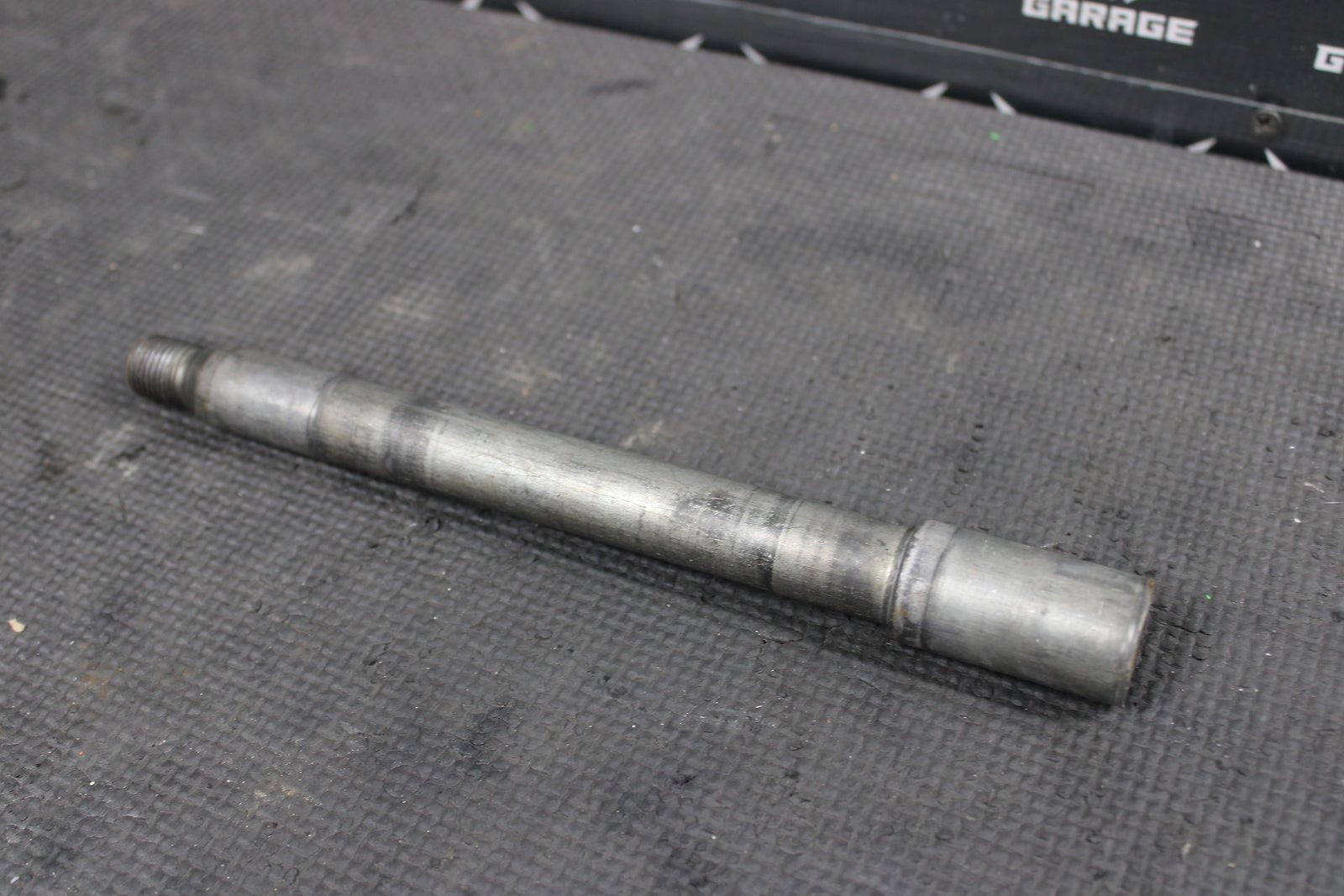 2002 YAMAHA YZ426F OEM FRONT REAR AXLE BACK WHEEL RIM SWINGARM PIVOT BOLT AXLES - hggarage