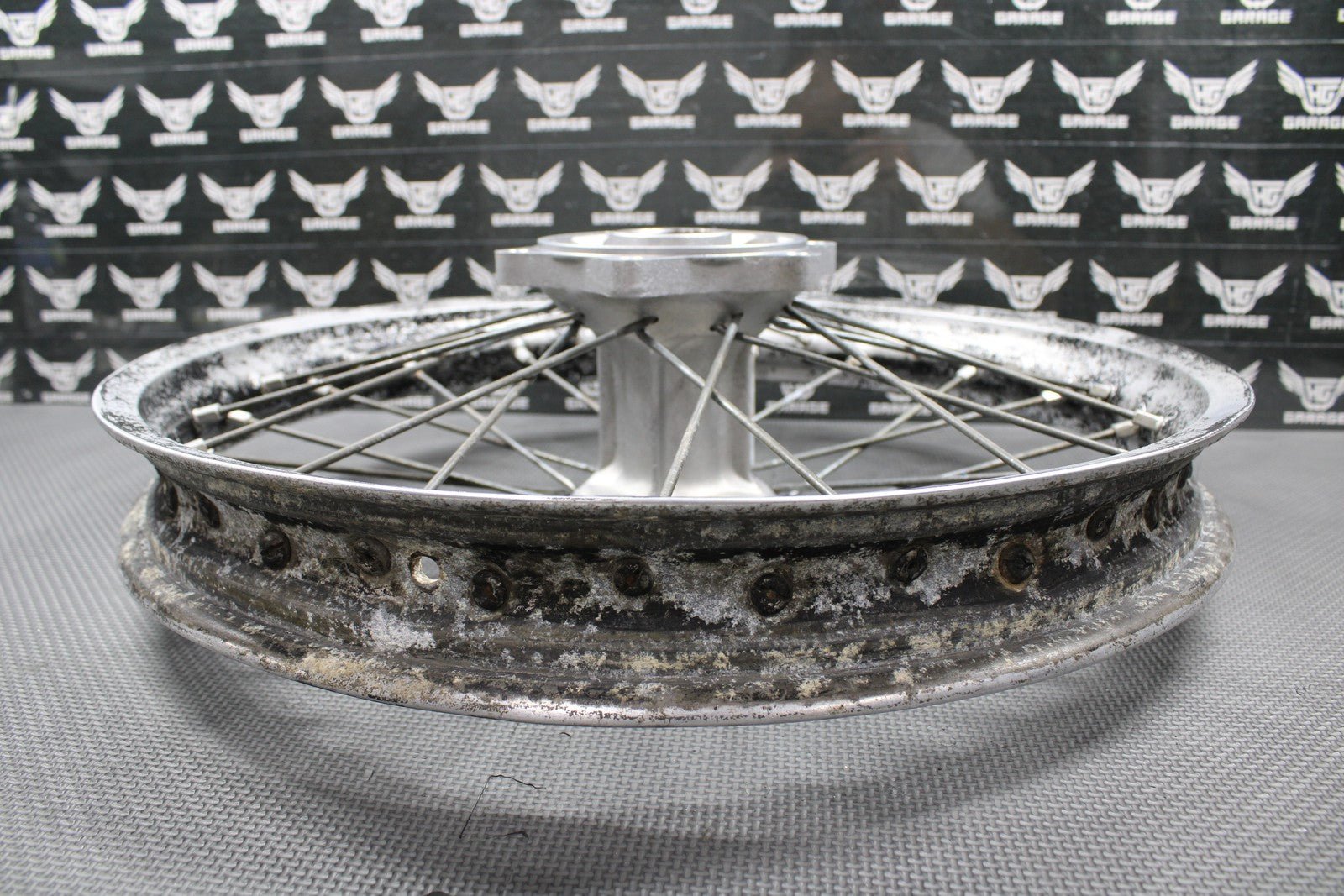 1999 SUZUKI 96 - 99 RM125 OEM 19" x 1.85" REAR BACK WHEEL RIM HUB 64111 - 43D00 - hggarage