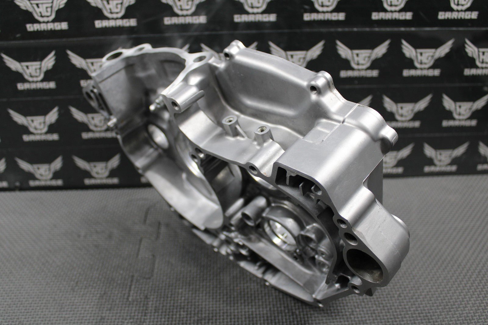 2022 KAWASAKI 19 - 22 KX450 KX450SR OEM RIGHT CRANKCASE CRANK CASE 14101 - 0018 GOOD - hggarage