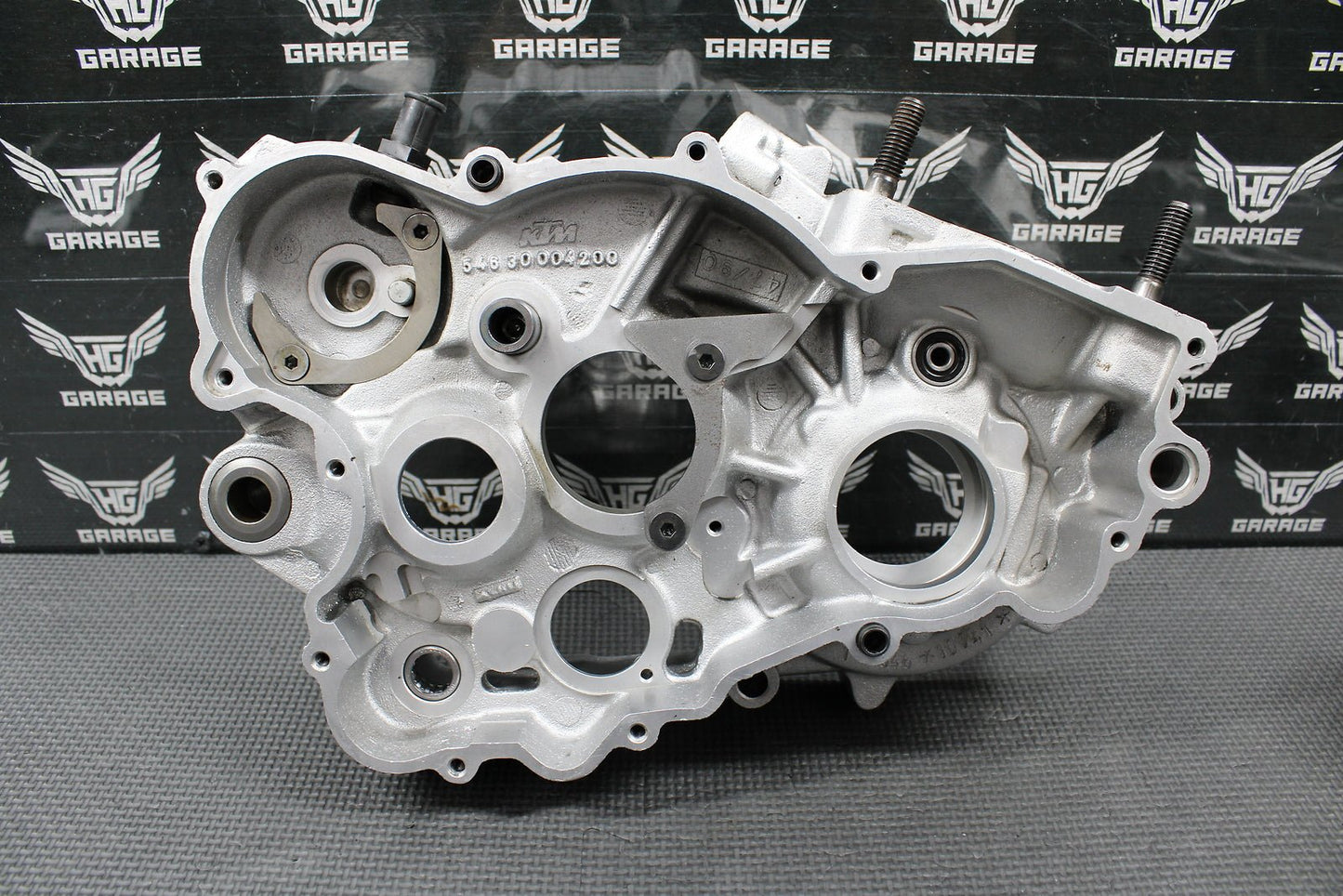 1991 KTM 300 EXC OEM LEFT RIGHT ENGINE MOTOR CRANKCASE CRANK CASES 54630004200 - hggarage