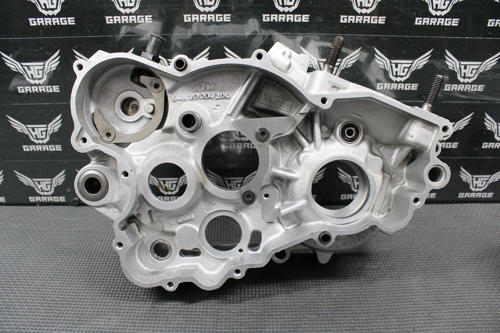 1991 KTM 300 EXC OEM LEFT RIGHT ENGINE MOTOR CRANKCASE CRANK CASES 54630004200 - hggarage
