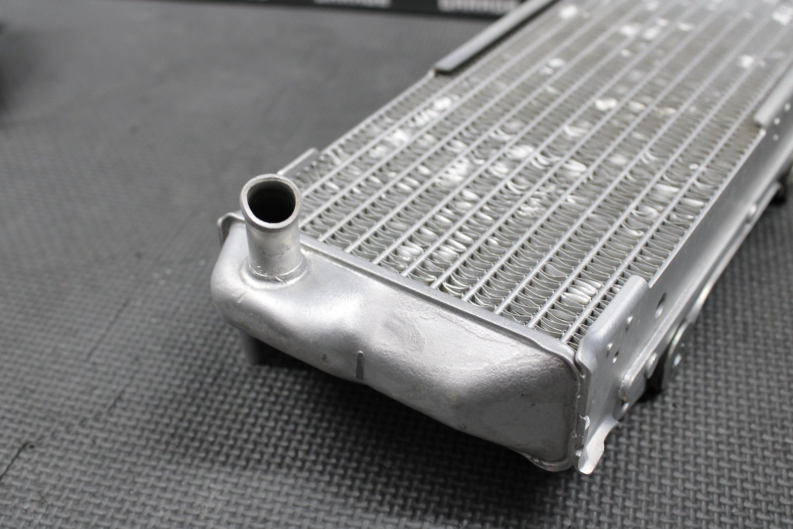 2000 2001 SUZUKI DRZ400 DRZ400E OEM LEFT RIGHT RADIATOR RADIATORS LOUVERS GOOD! - hggarage
