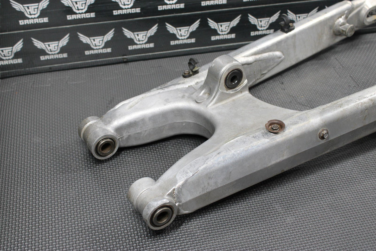 2000 KTM 125 200 250 300 380 OEM SWINGARM SWING ARM SUSPENSION 50304030244 - hggarage