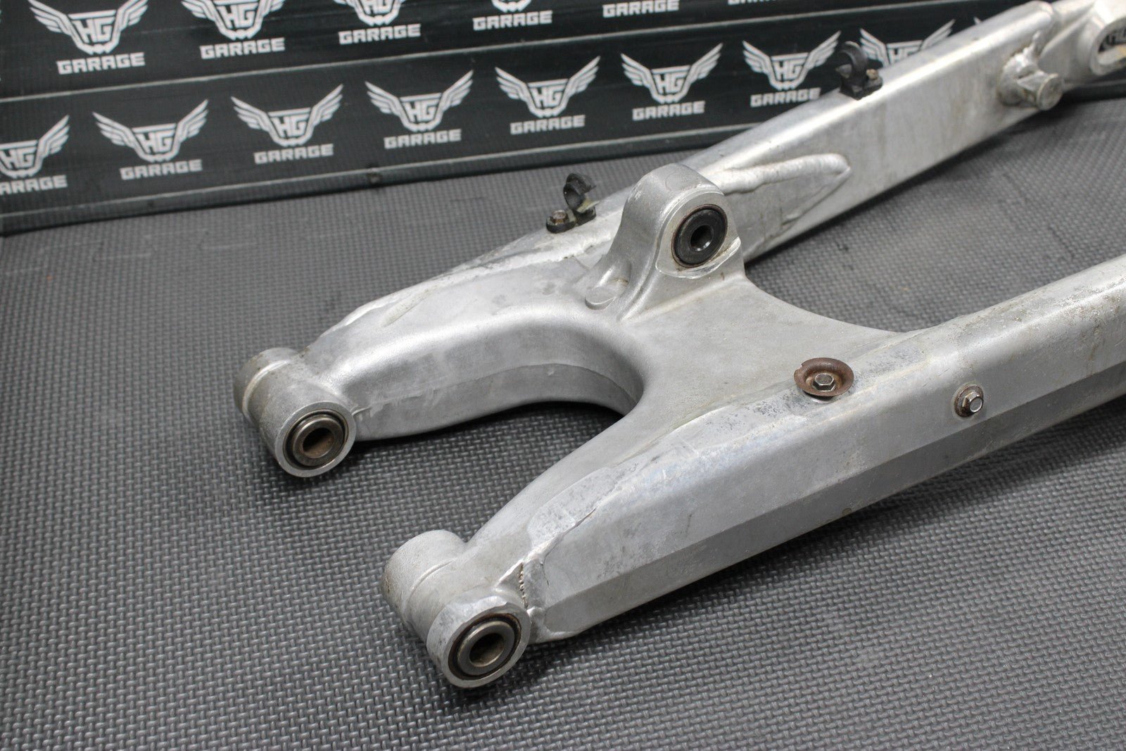 2000 KTM 125 200 250 300 380 OEM SWINGARM SWING ARM SUSPENSION 50304030244 - hggarage