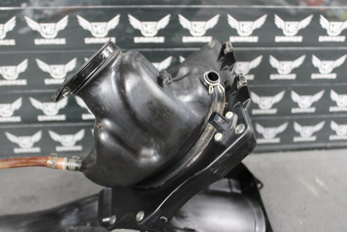 2016 HONDA CRF250R OEM AIRBOX INTAKE AIR CLEANER CASE 17210 - MEN - A70 - hggarage